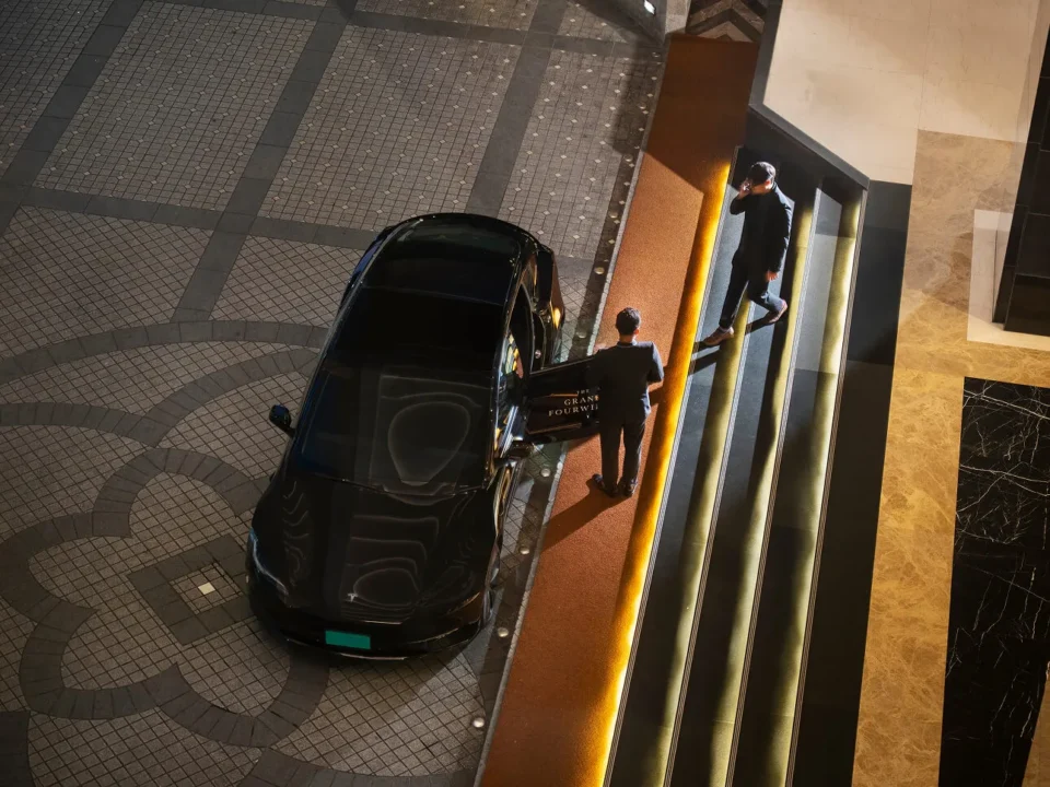 LIMOUSINE & AIRPORT TRANSFER SERVICE